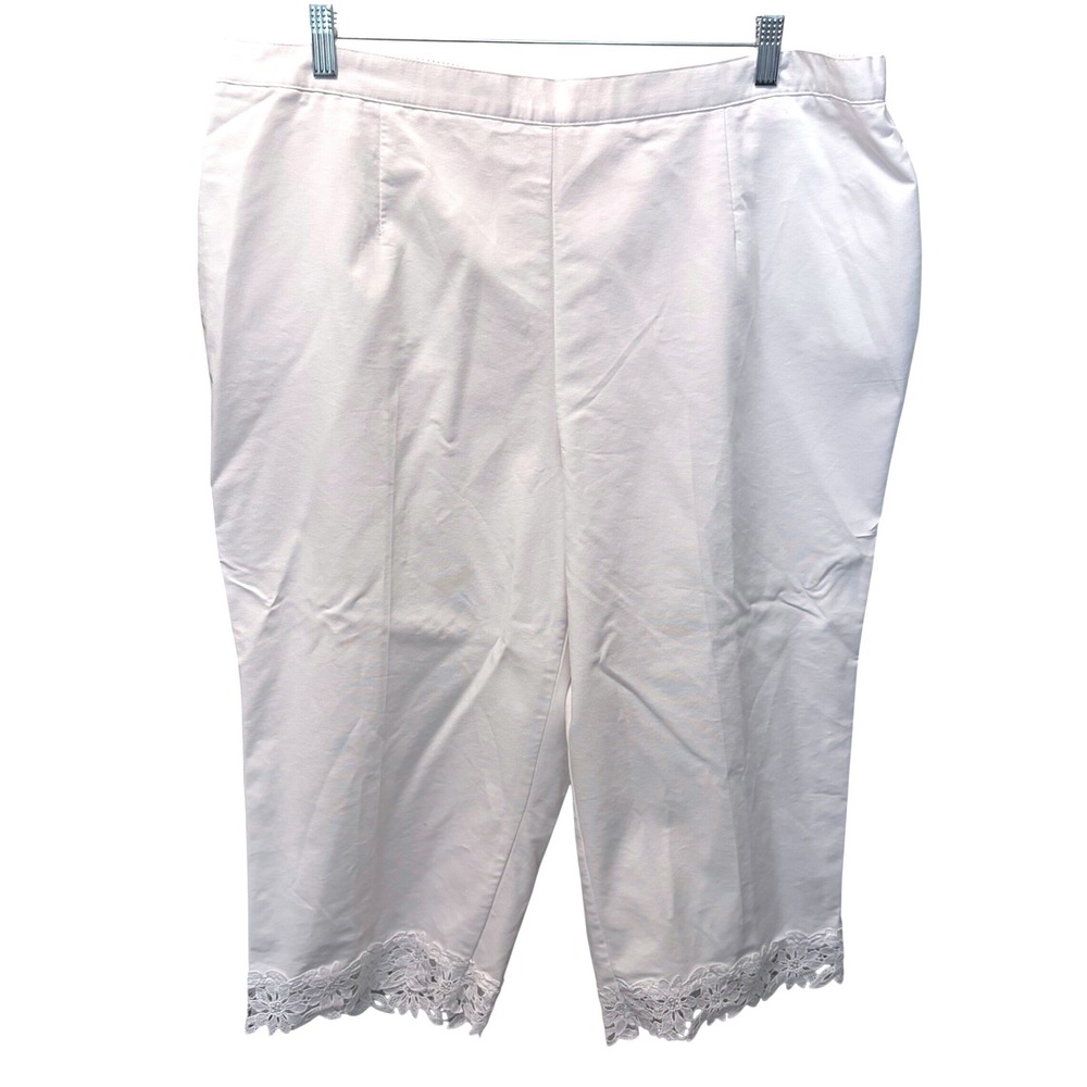 Alfred Dunner Woman White Pull On Capri Pants Pockets Lacey Hem Women's Size 22W